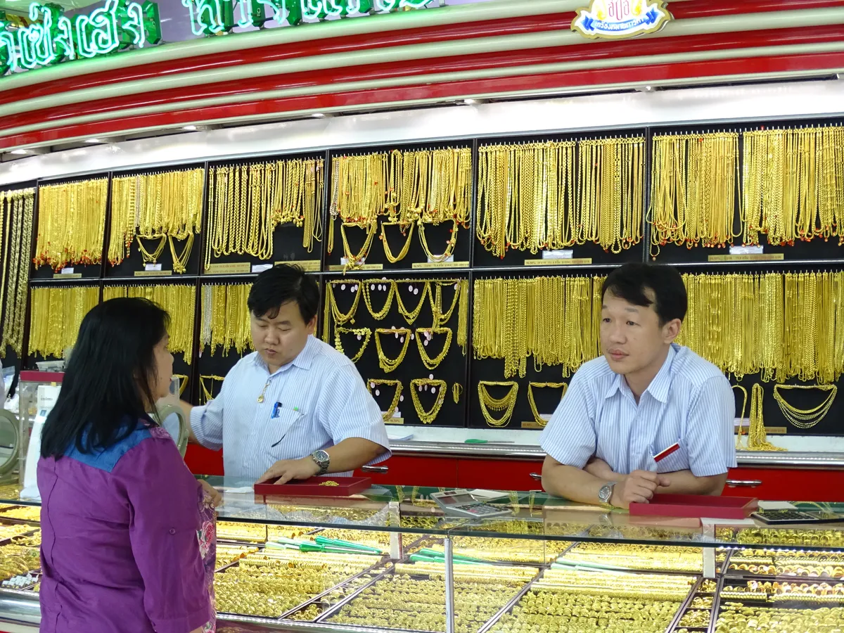 ร้านทองในไชน่าทาวน์ กรุงเทพฯ ปี 2017