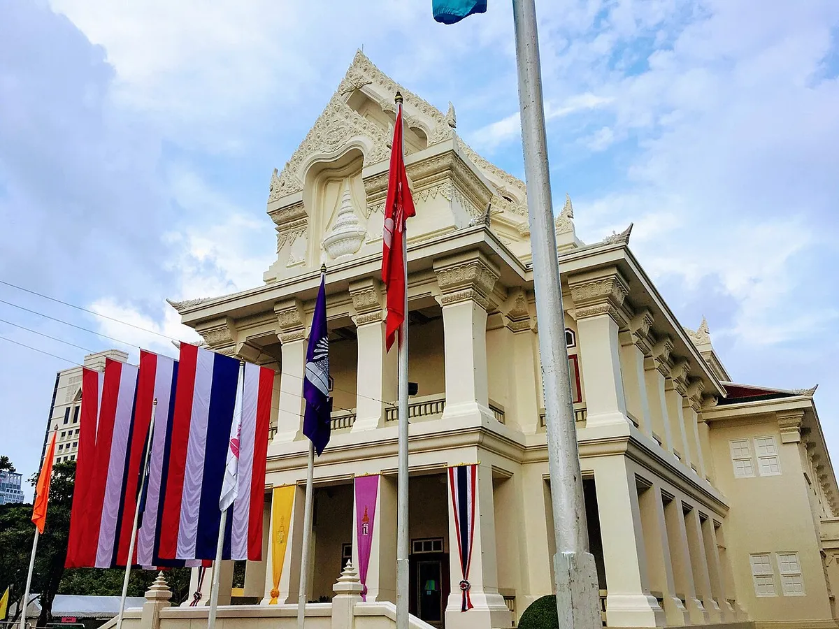 หอประชุมจุฬาฯ ตกแต่งรับพิธีพระราชทานปริญญาบัตร